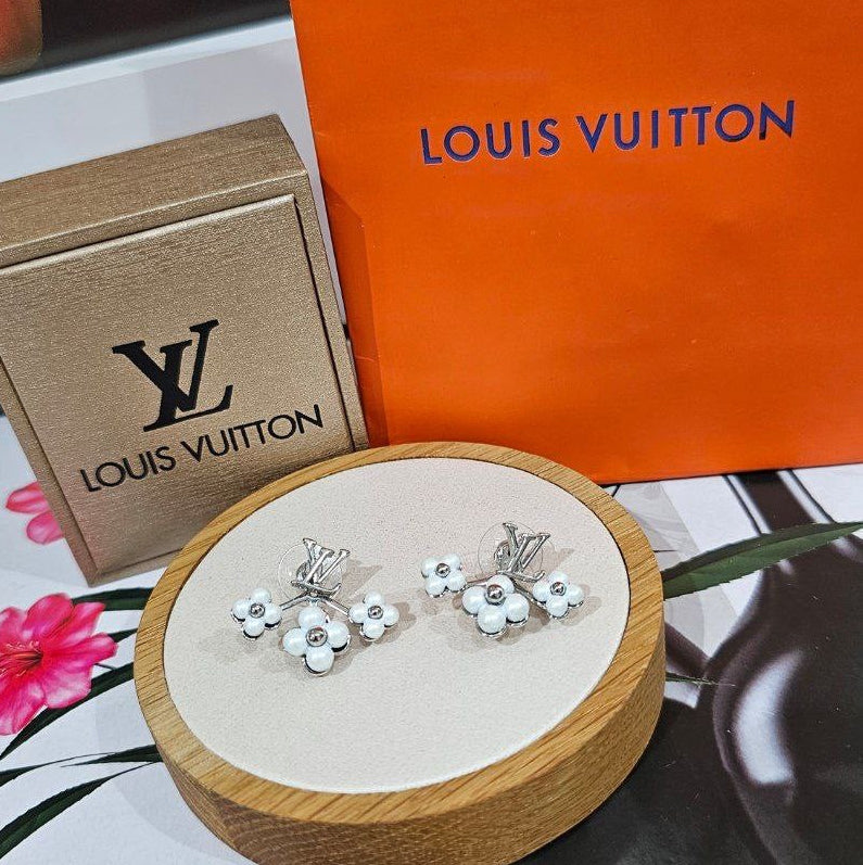 BOUCLE D’OREILLE Lv