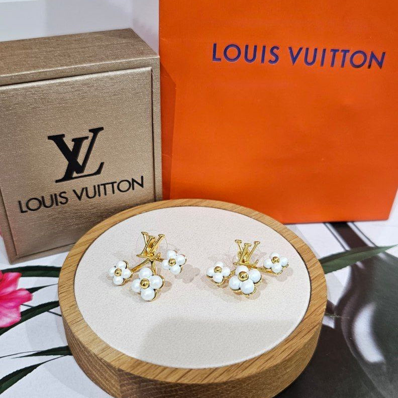 BOUCLE D’OREILLE Lv