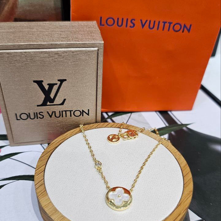 Collier LV