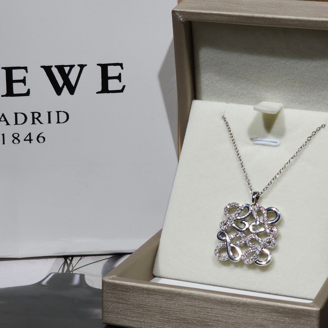 COLLIER LOEWE SS