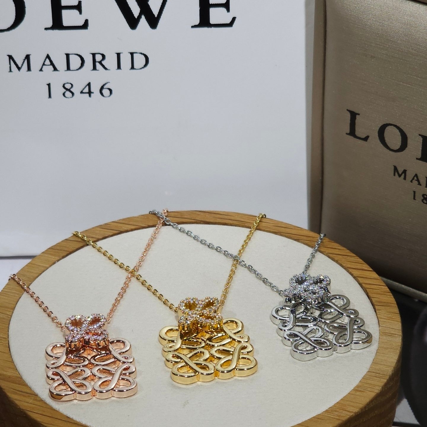 COLLIER LOEWE ES