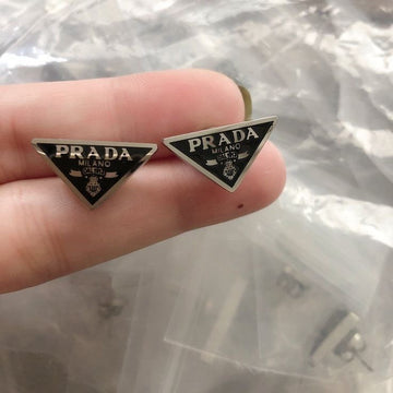 BOUCLES D’OREILLES PRADA