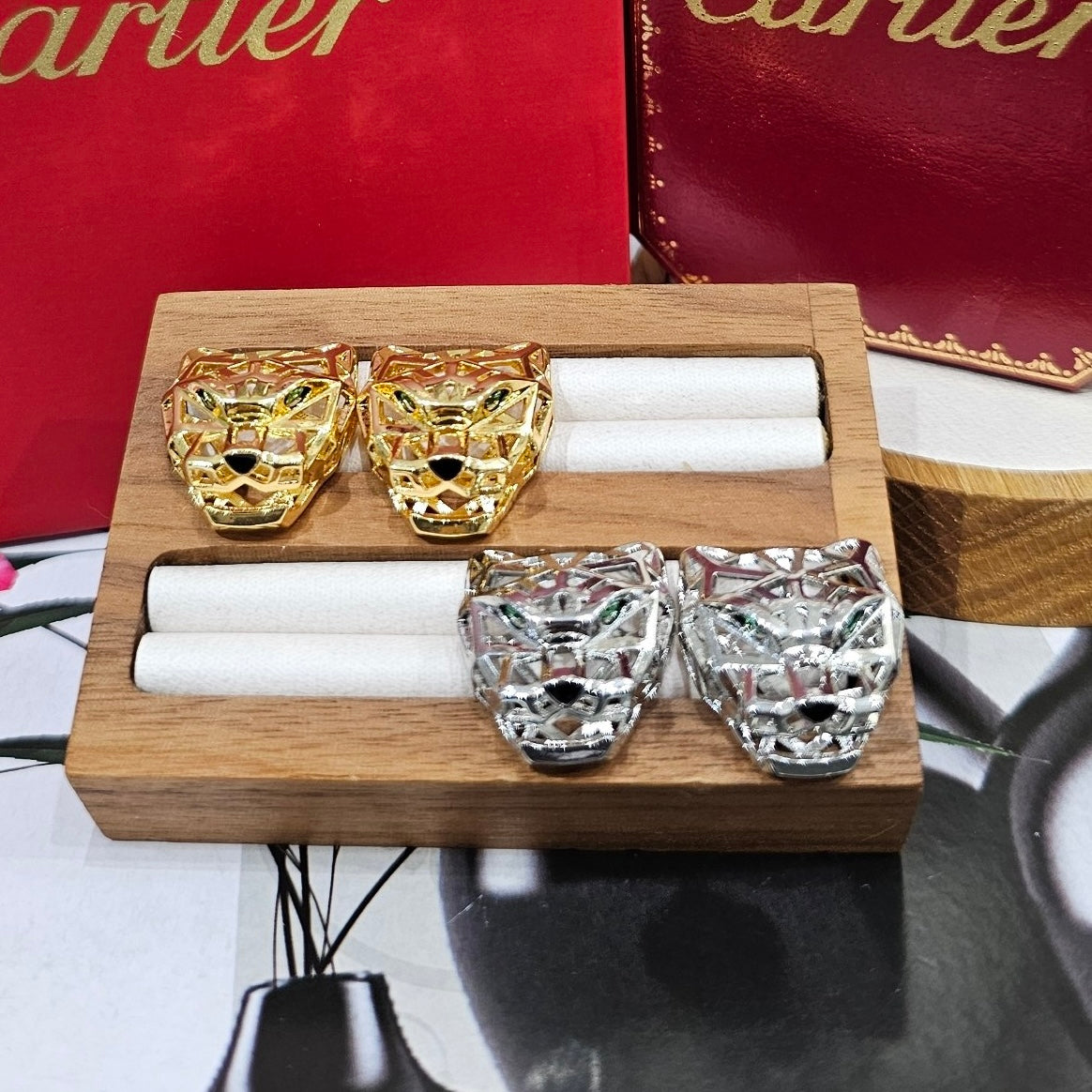 BOUCLES D’OREILLES CARTIER PANTHÈRE