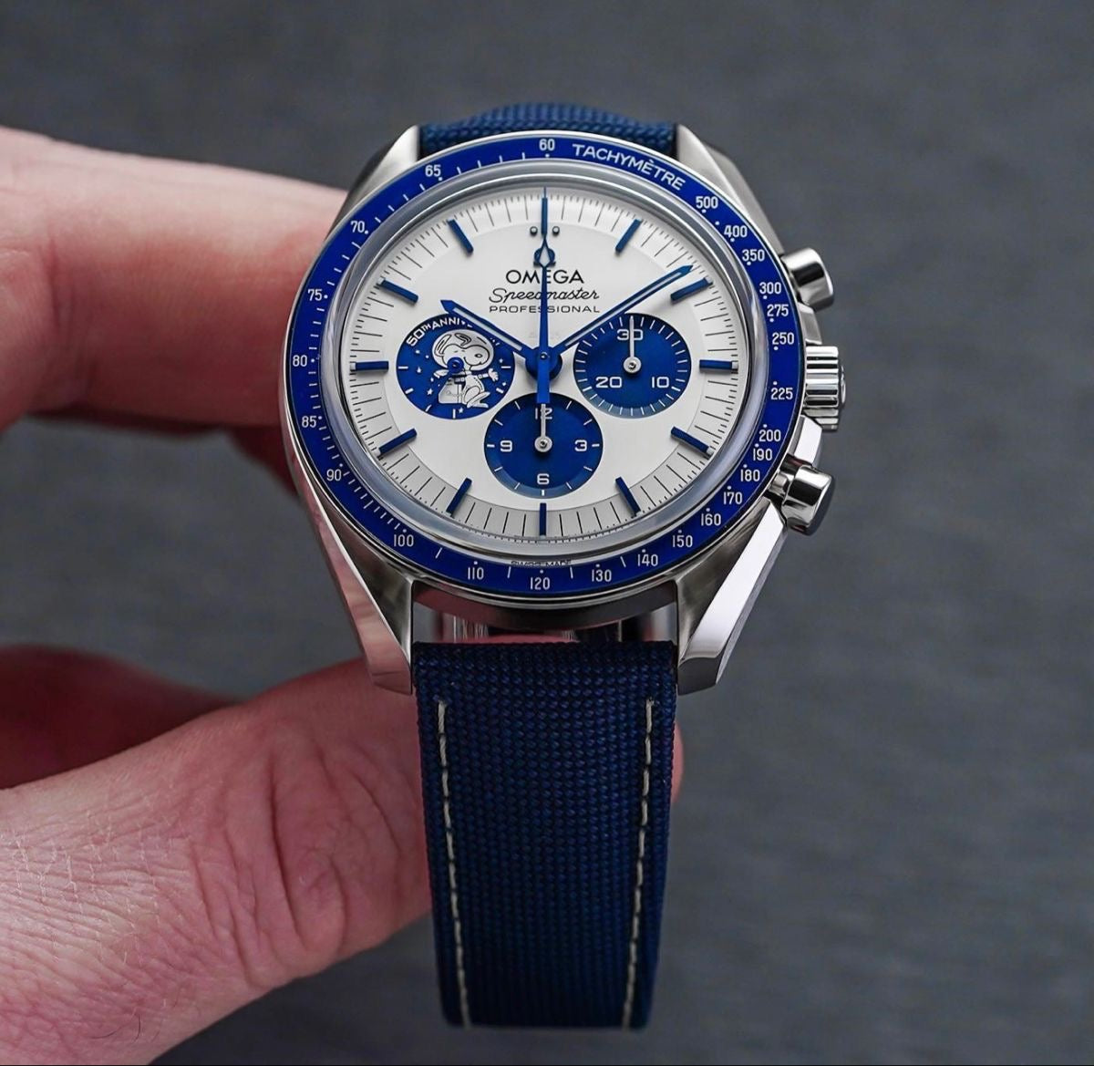 MONTRE OMEGA SNOOPY