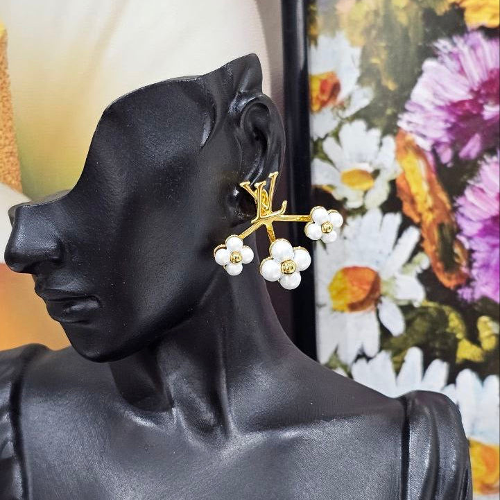 BOUCLE D’OREILLE Lv