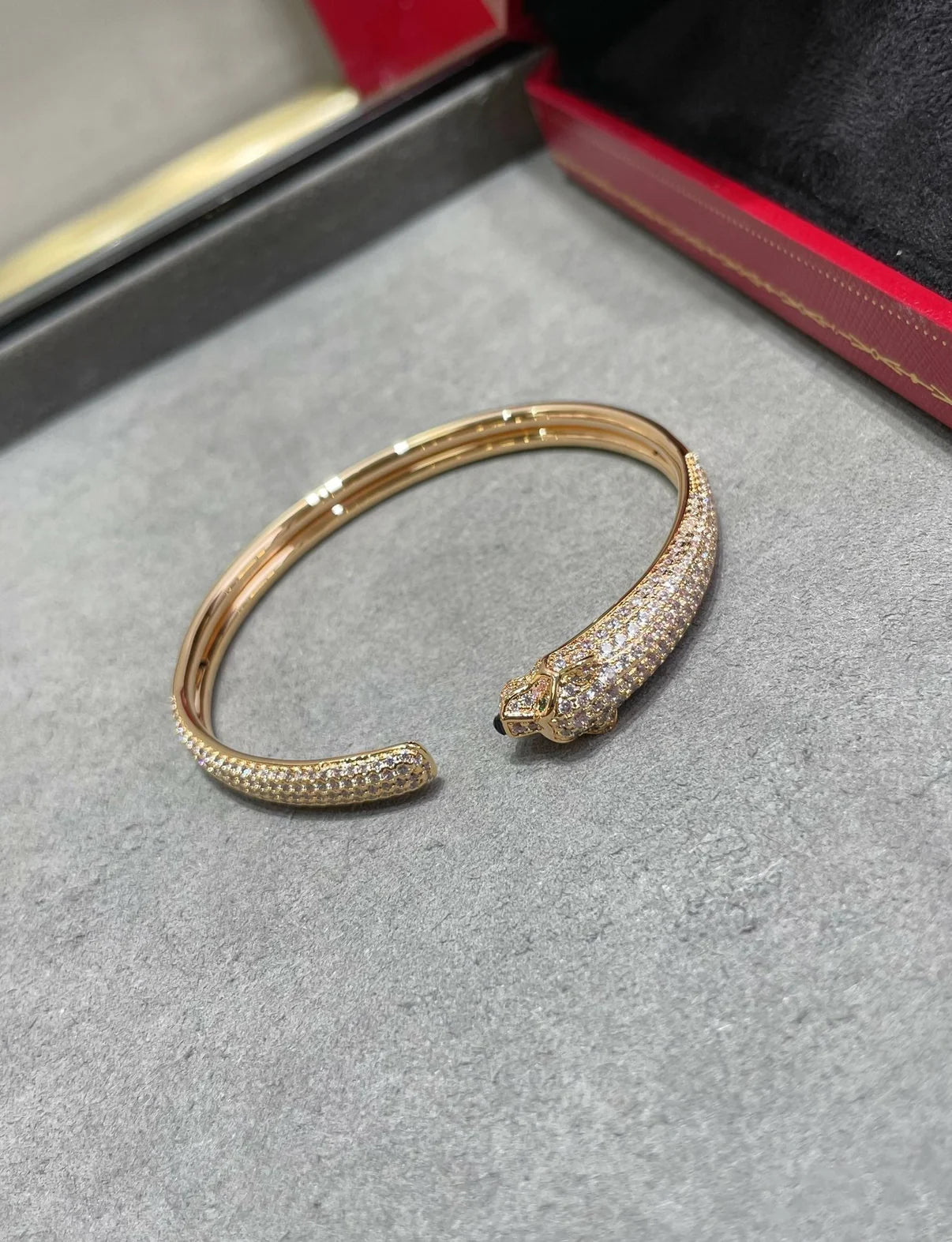 BRACELET CARTIER PANTHÈRE PAVÉ