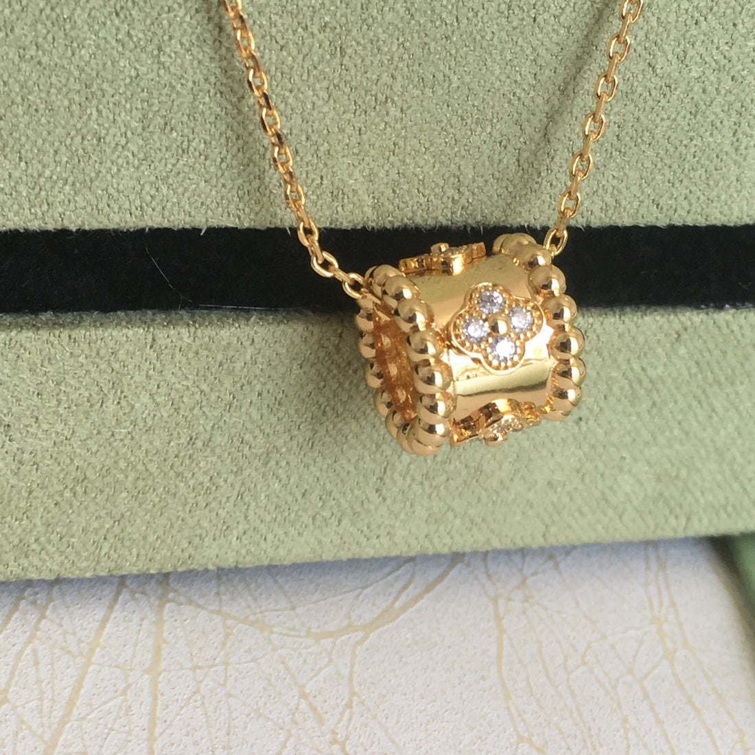 COLLIER VAN CLEEF & ARPELS VC-SD1