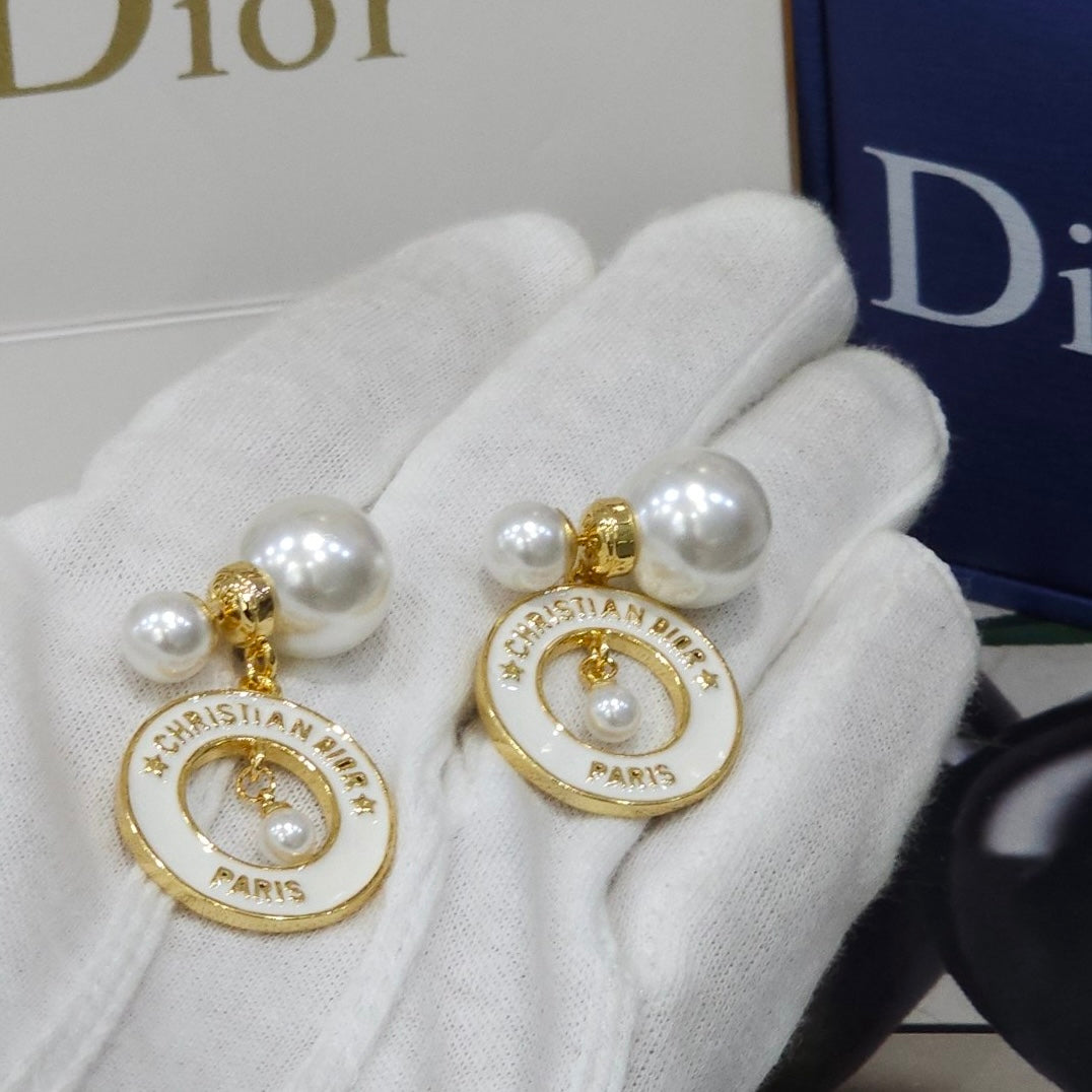 BOUCLES D’OREILLES DIOR CD