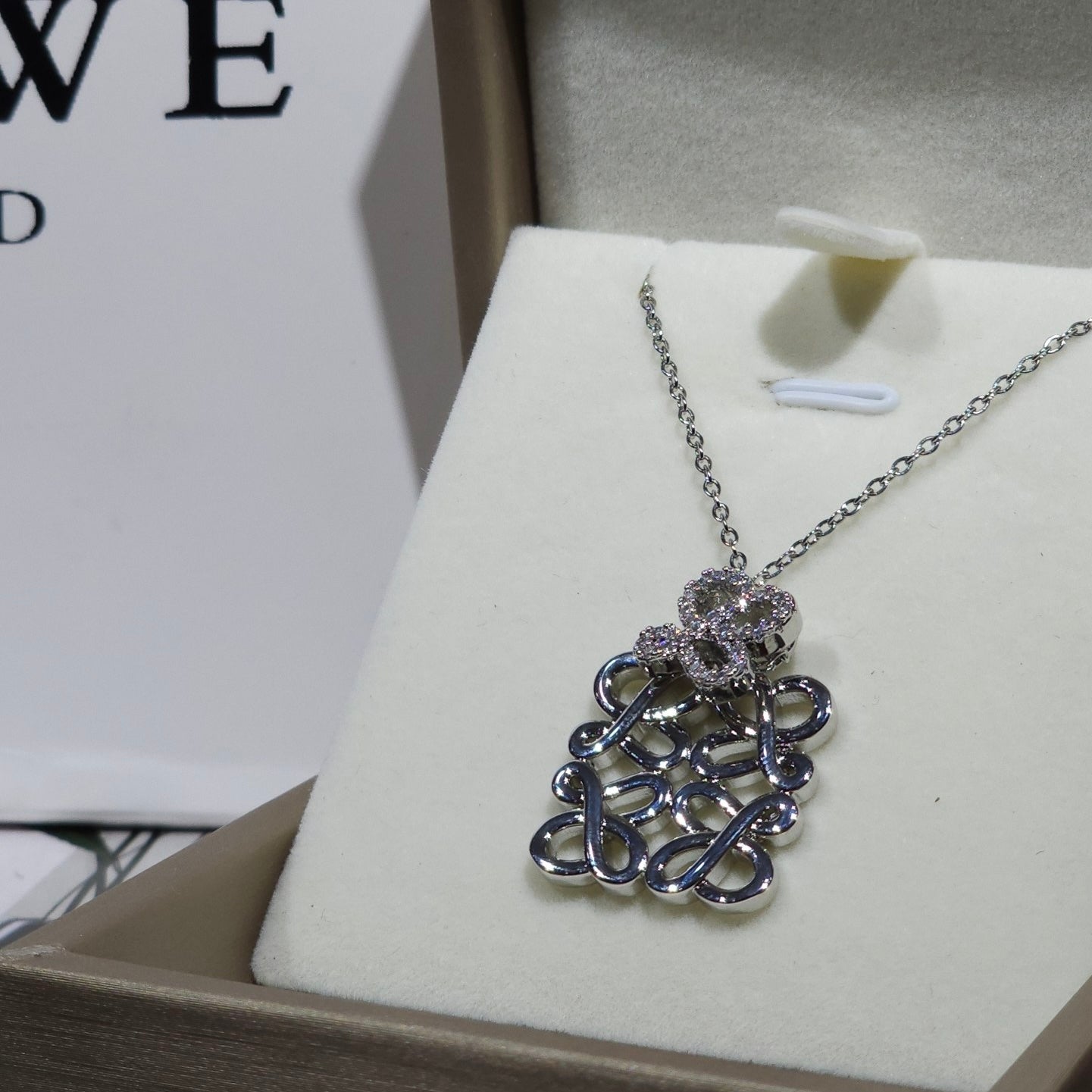 COLLIER LOEWE ES