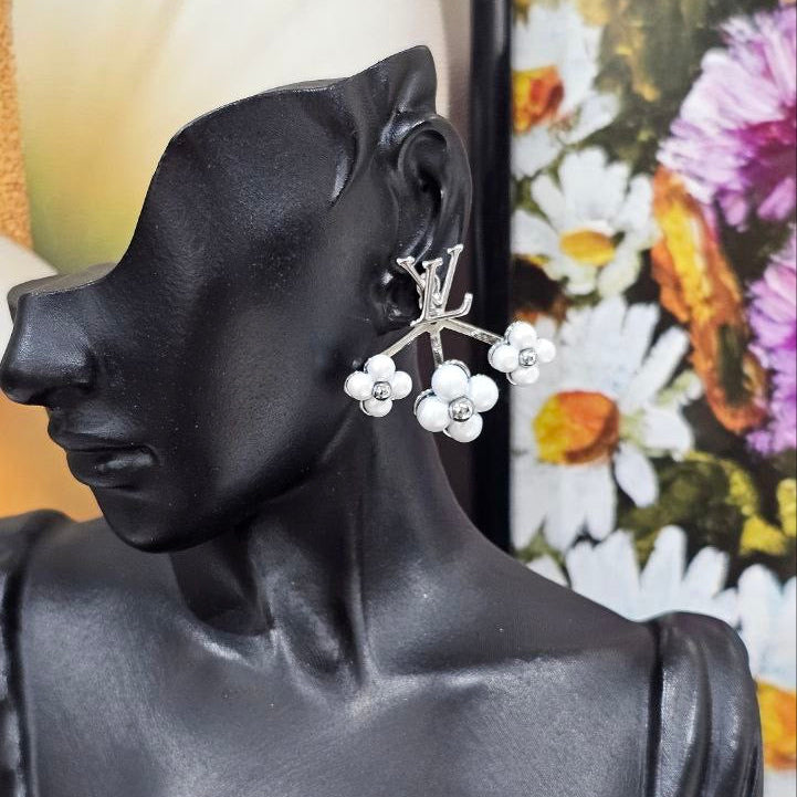 BOUCLE D’OREILLE Lv