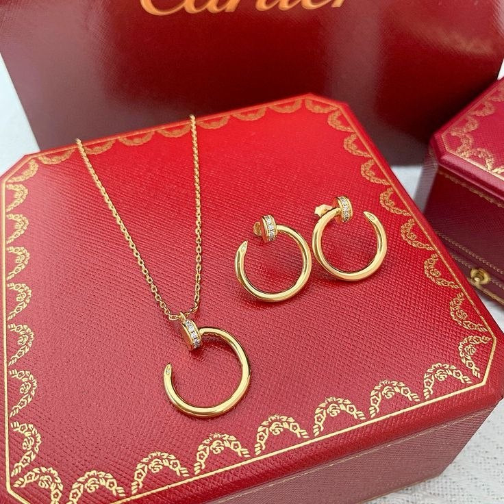 BOUCLES D’OREILLES CARTIER CLOU
