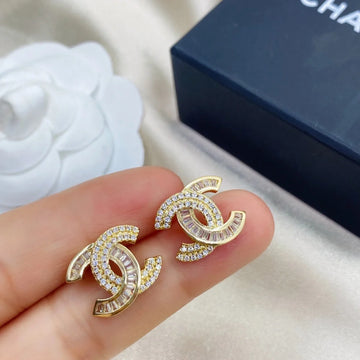 BOUCLES D’OREILLES CHA NEL 04