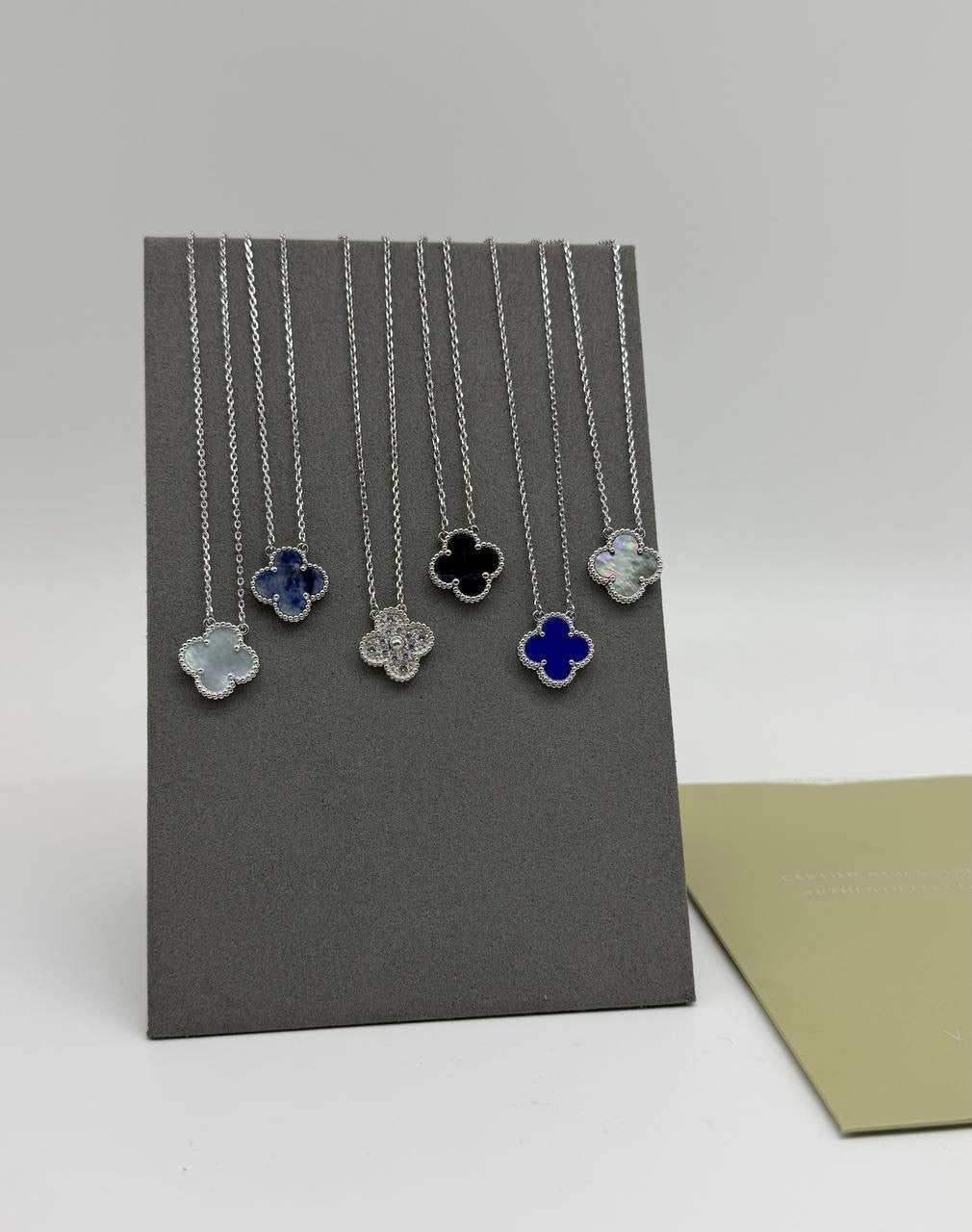 COLLIER VAN CLEEF & ARPELS VC06