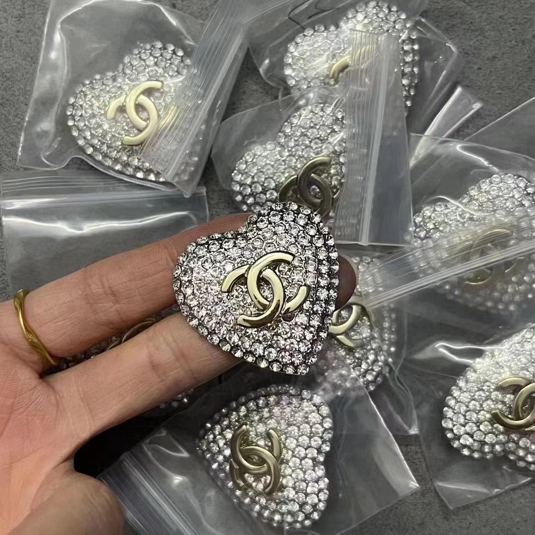 Broche CHANEL